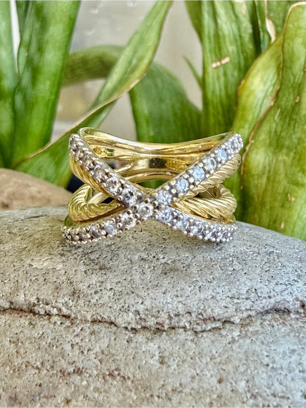 David Yurman 18 karat gold and diamond crossover ring